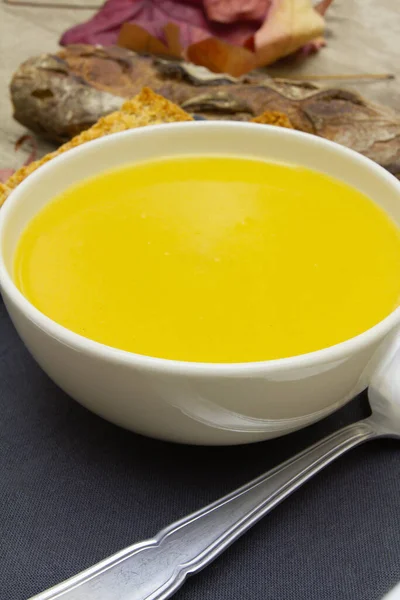 Skål Gresskarsuppe Bord – stockfoto