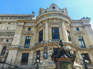 Paris 'teki Palais Garnier cephesi