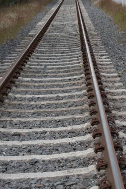 Beton uykucular ve taşlar, ulaşım ve tren trafiği
