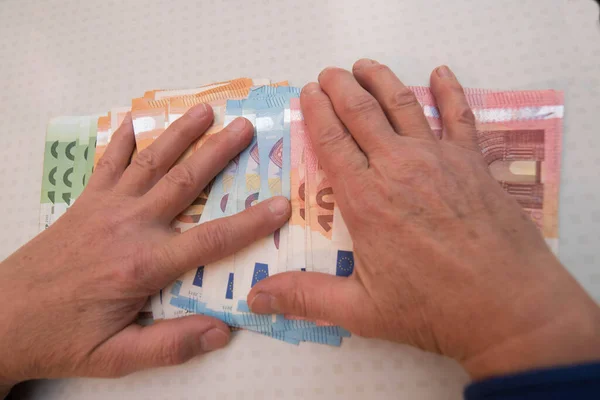 Hände Eines Alten Menschen Der Nach Geld Finanzen Und Rente — Stockfoto