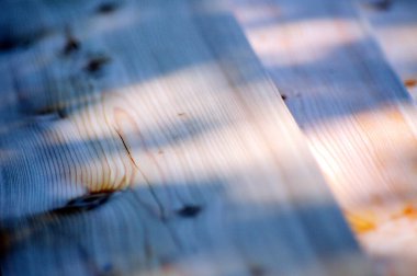 Doğal kaynak ve malzeme odun üretimi, güneşin şimşekleriyle yakın çekim