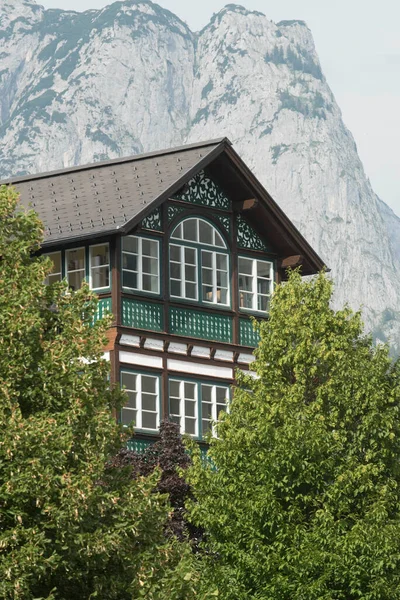 Typisch Houten Huis Het Ausseerland Oostenrijkse Alpen — Stockfoto