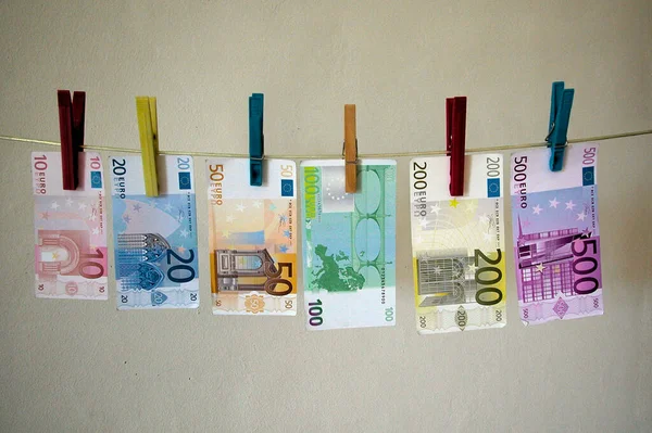 Fausse Monnaie Accrochée Une Corde Linge Billets Euros Pinces Linge — Photo