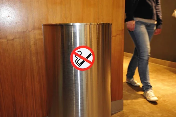 Interdiction Fumer Signe Interdit Fumer Avec Pictogramme Une Cigarette Filtrante — Photo
