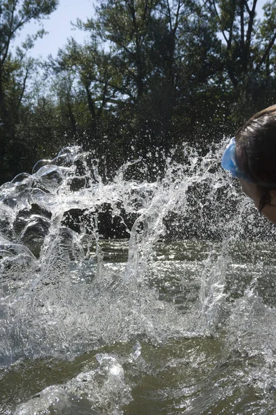 Vízesés Vagy Vízesés Természetben Friss Víz Folyik Szikláról — Stock Fotó