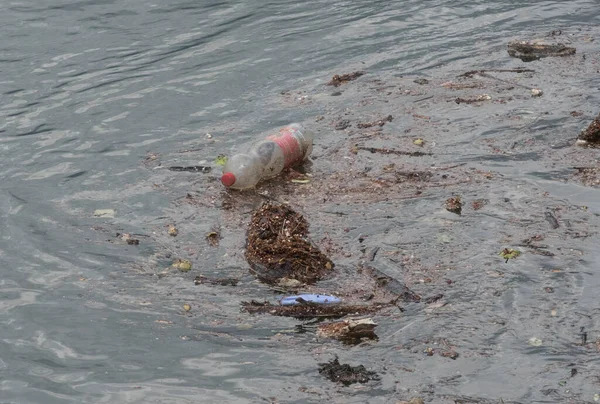 Wasserverschmutzung Durch Kunststoffe Und Abfälle Umweltverschmutzung Der Natur — Stockfoto