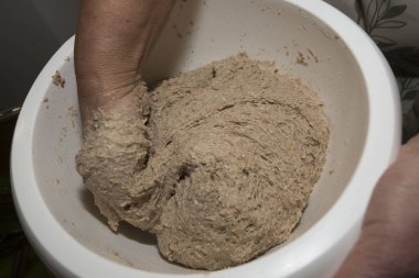 kepekli ekmek ya da buğday ekmeği, el yapımı tahıllı un.