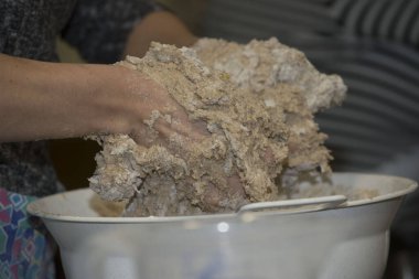 kepekli ekmek ya da buğday ekmeği, el yapımı tahıllı un.