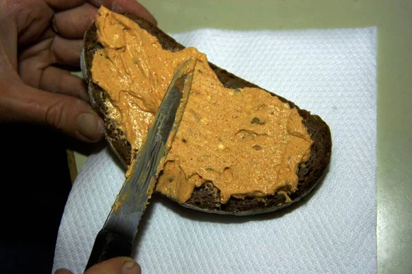 Καφέ Ψωμί Ψωμί Σιταριού Παρασκευασμένο Αλεύρι Ολικής Αλέσεως — Φωτογραφία Αρχείου