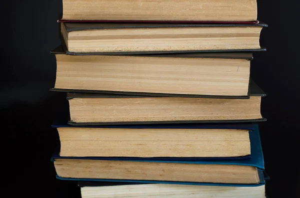 Egy Csomó Színes Könyv Oldalnézetben Házi Könyvtár Otthoni Oktatás Koncepciója — Stock Fotó