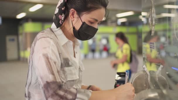 Femme Portant Masque Protection Visage Aéroport — Video