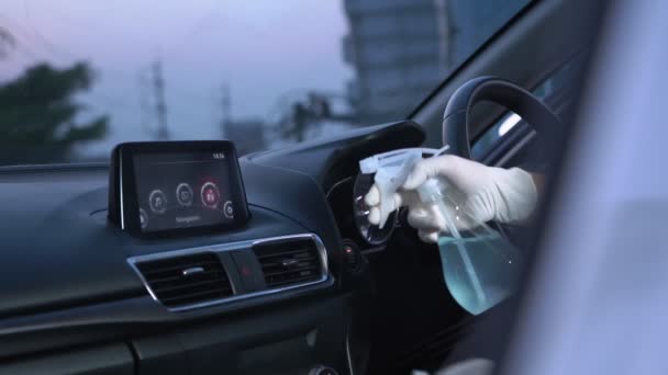 Biała Rękawica Dezynfekująca Panel Konsoli Wewnętrznej Samochodu Przednia Szyba Chusteczki — Wideo stockowe