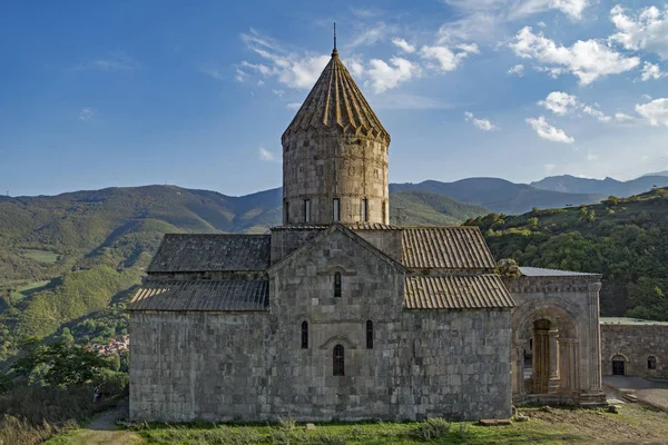 Ermenistan 'da seyahat. Dağ yolları. Süper görünümler