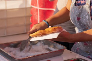 tatlı pizza sonbaharında tipik kızarmış ve kış dönemi satılan ve şu anda piyasalarda, Fuarlar, İtalyan sokaklarda hazır