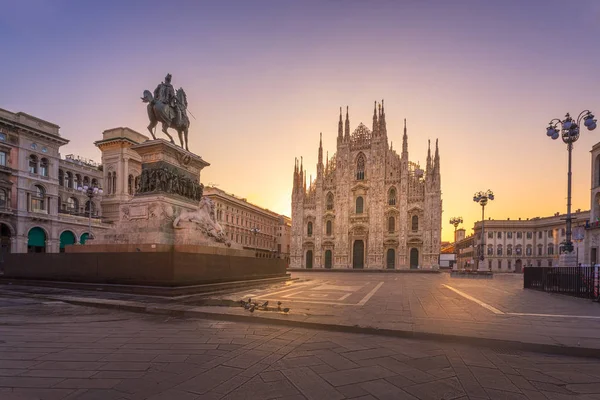 Amaing Duomo Milán Gotická Katedrála Sunrise Evropa Horizontální Fotografie Kopií — Stock fotografie