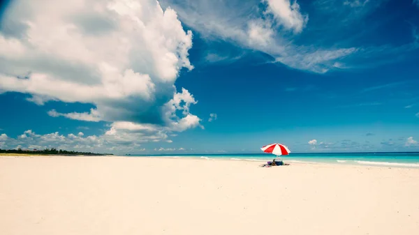 Awesome Plaj Varadero Güneşli Bir Gün Ince Beyaz Kum Turkuaz — Stok fotoğraf