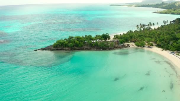 Luchtfoto van Rincon Beach, Dominicaanse Republiek — Stockvideo