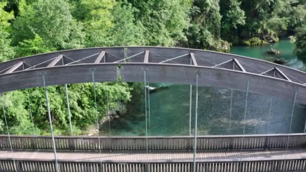 Dronel vista del río Serio y el puente viejo — Vídeos de Stock