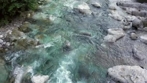 Повітряний вид на річку Серіо 4 — стокове відео