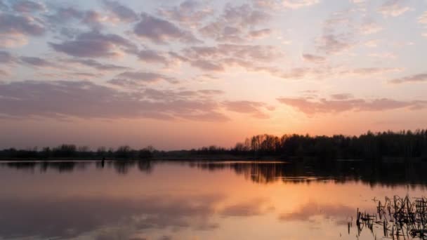 Paninsky Gölet Moscow Region Rusya Federasyonu Turuncu Bir Gökyüzü Üzerinde — Stok video