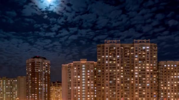 Luna Llena Las Nubes Sobre Ciudad Time Lapse 3840X2160 Cámara — Vídeos de Stock
