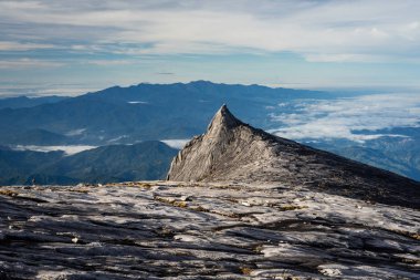 Güney tepe, ikonik Kinabalu en yüksek dağ silsilesi, Sabah, Malezya, Asya