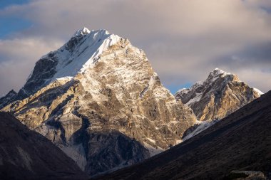 Lobuche Doğu pik sabah Sunrise Dingboche köyünde, Everest bölgesi, Nepal, Asya
