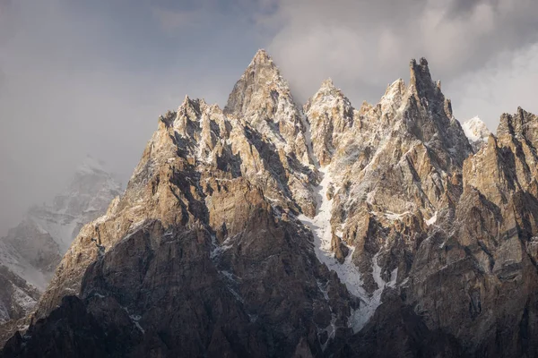 Passu Kathedrale Berggipfel Von Wolken Bedeckt Karakorum Gebirge Pakistan Asien — Stockfoto