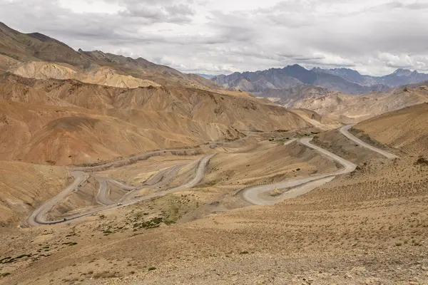 Lamayuru moonland, Ladakh, Jammu Keşmir, Hindistan, Asya en uzak alanında ulaşım