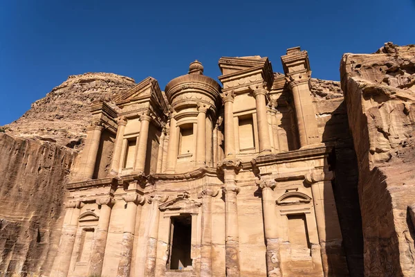 Μοναστήρι Στην Πέτρα Ένα Από Επτά Θαύματα Του Κόσμου Ιορδανία — Φωτογραφία Αρχείου