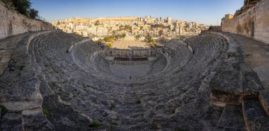 Amman 'da Roma Tiyatrosu 'nun panoramik manzarası, Ürdün başkenti