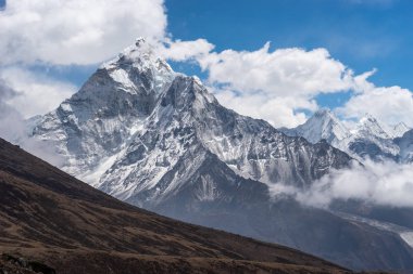 Ama Dablam dağ zirvesi, Everest ana kamp trek ikonik zirve,