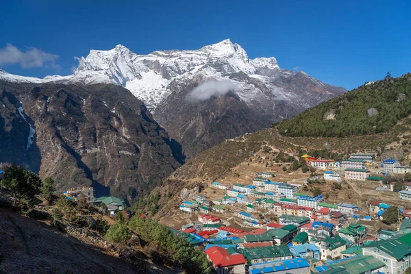 Namche Bazaar, Everest bölgesinin en büyük köyü, Himalaya moun — Stok fotoğraf