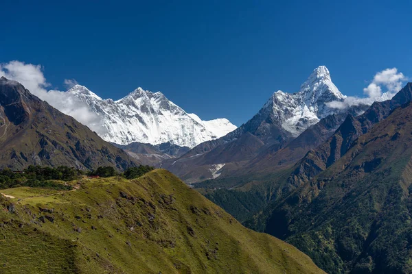 Everest, Lhotse, Ama Dablam Berggipfel in everest Region, Him — Stockfoto