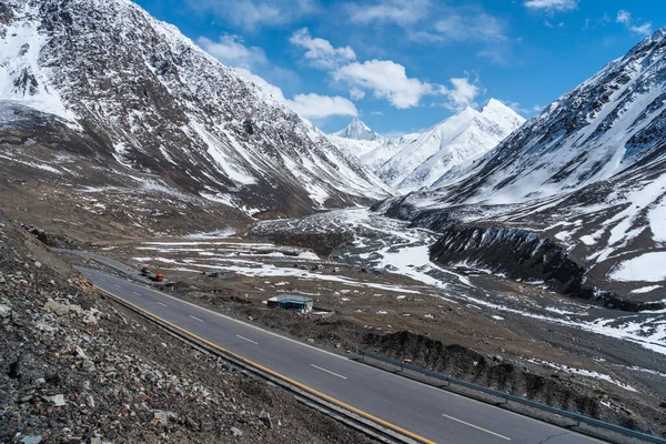 Camino Khunjerab Pasar Frontera Entre Pakistán China Rodeado Por Cordillera — Foto de Stock