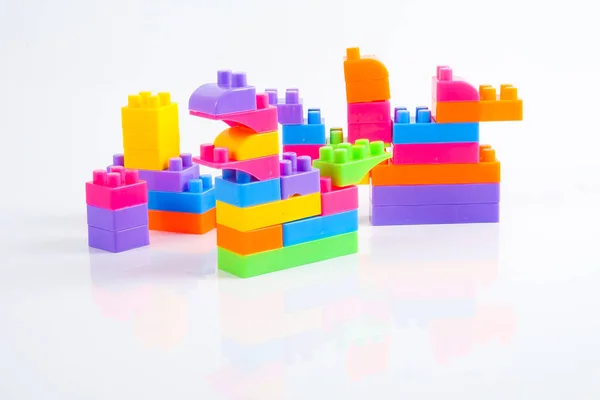 Пластикові Будівельні Блоки Ізольовані Білому Фоні — стокове фото