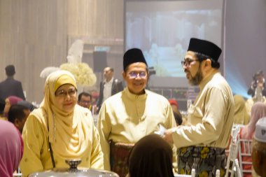 Kuala Lumpur, 7 Temmuz 2018. Neşeli unidentify insanlar veya kalabalık kadrolu/Kuala Lumpur bir Asya Düğün caremony kutluyor.
