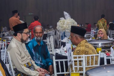 Kuala Lumpur, 7 Temmuz 2018. Neşeli unidentify insanlar veya kalabalık kadrolu/Kuala Lumpur bir Asya Düğün caremony kutluyor.