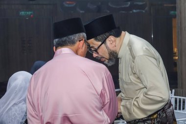 Kuala Lumpur, 7 Temmuz 2018. Neşeli unidentify insanlar veya kalabalık kadrolu/Kuala Lumpur bir Asya Düğün caremony kutluyor.