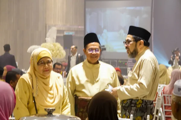 Kuala Lumpur, 7 Temmuz 2018. Neşeli unidentify insanlar veya kalabalık kadrolu/Kuala Lumpur bir Asya Düğün caremony kutluyor.