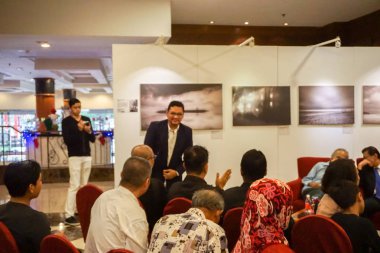 Kuala Lumpur, Temmuz 2017. Kalabalık bir fotoğraf sergisi Kuala Lumpur katılıyor unidentify.