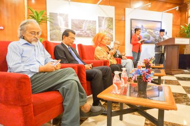 Kuala Lumpur, Temmuz 2017. Kalabalık bir fotoğraf sergisi Kuala Lumpur katılıyor unidentify.