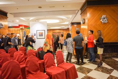 Kuala Lumpur, Temmuz 2017. Kalabalık bir fotoğraf sergisi Kuala Lumpur katılıyor unidentify.