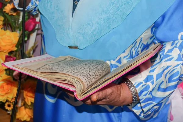 Kuala Lumpur Agosto 2018 Mulheres Não Identificadas Alcorão Recitam Cerimônia — Fotografia de Stock