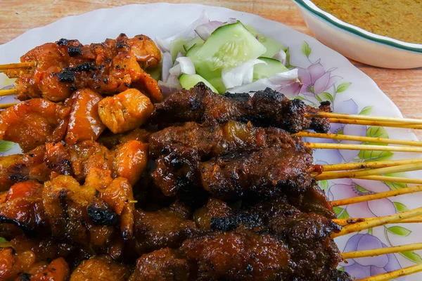 Manjar Malayo Comúnmente Conocido Como Satay Palo Bambú Pincho Carne — Foto de Stock