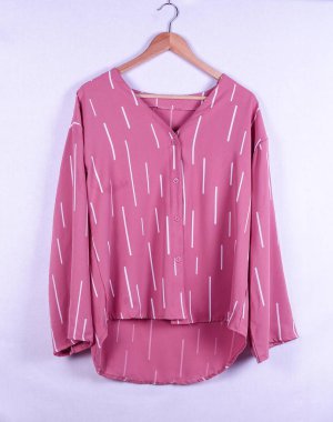 Beyaz izole yaz bluz.