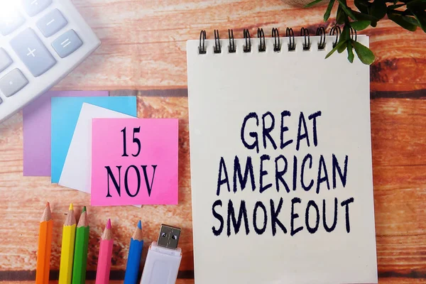 Uluslararası olay takvim kavramsal: Büyük Amerikan Smokeout gün, arka ofis Kırtasiye ile 15 Kasım.