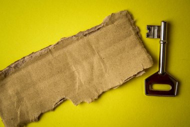 Başarı kavramsal rustik kahverengi kurulda ve anahtar.