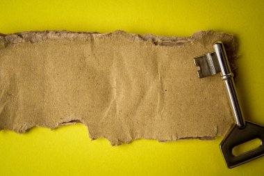 Başarı kavramsal rustik kahverengi kurulda ve anahtar.