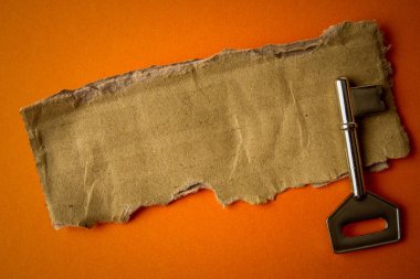 Başarı kavramsal rustik kahverengi kurulda ve anahtar.